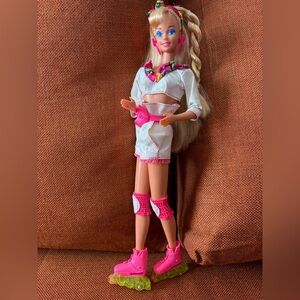 💓💓💓 1991 Barbie Rollerblade Doll (model 2214) by Mattel 💓💓 she’s adorable